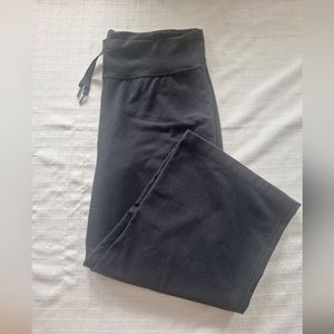 Lululemon black Cropped Workout pants
